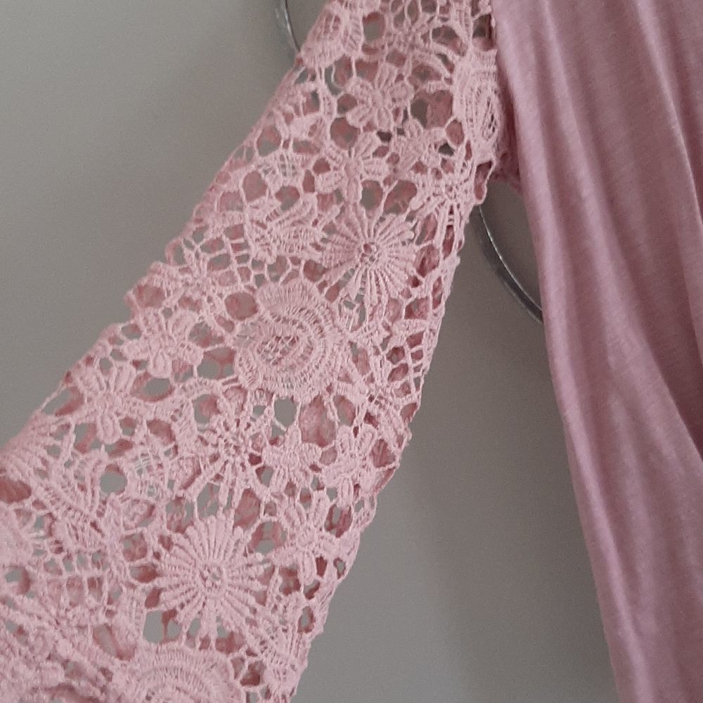 NWT Entro boutique crochet sleeve top - Picture 2 of 5